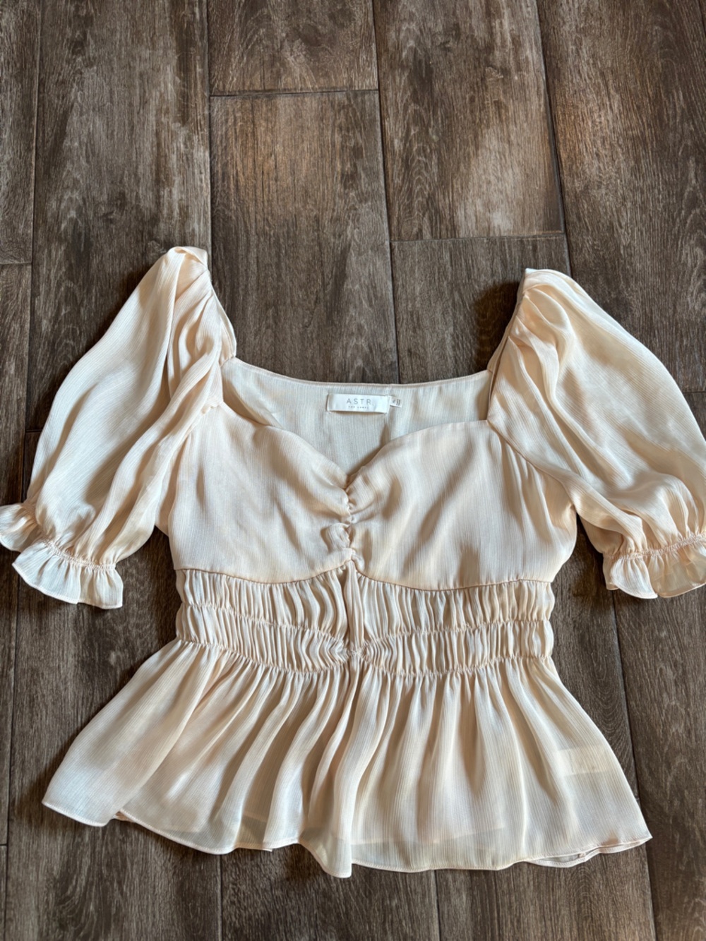 ASTR Blush Beige Smocked Peplum Puff-Sleeve Top Coquette Babydoll EUC - Picture 6 of 9